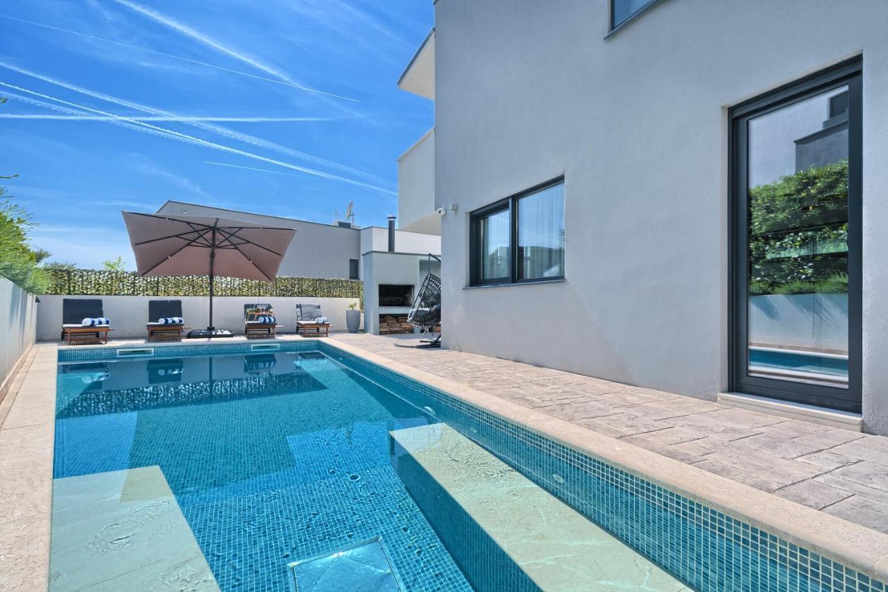 Villa Celestial Split Exterior photo